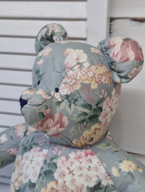 Beer van bloemenstof