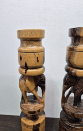 2 houten kandelaars