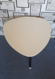 Vintage stijl tafeltje