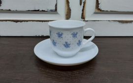 Kop en schotel 'Dainty blue flower'
