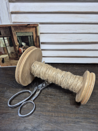 Houten garenklos met jute