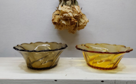 2 persglas schaaltjes