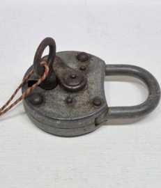 Oud hangslot