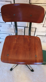 Vintage schoolstoeltje