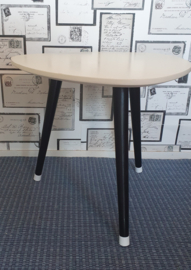 Vintage stijl tafeltje