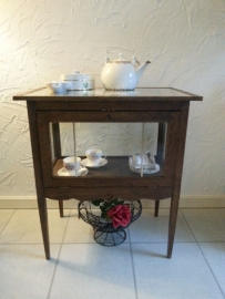 Oud vintage Theekastje