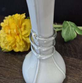 Witte glazen vaas