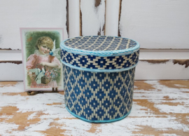 Vintage rieten doosje