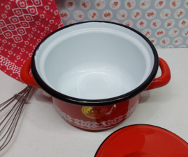 Rood emaille kookpannetje