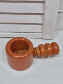 Oranje houten notenkraker