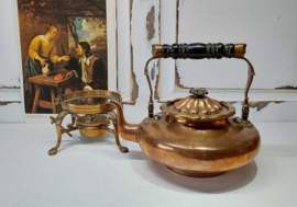 Koperen theepot met rechaud 18e eeuw
