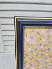 Blauwe houten fotolijst