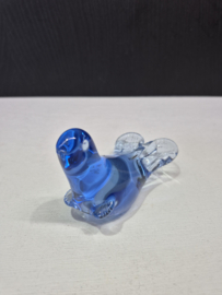 Zeehondje van blauw glas