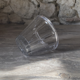 OV20111083 Antique French confiture jar made of mouth-blown glass. A small irregularity on the edge, see photo for details, otherwise in beautiful condition! Size: 9 cm high / +/- 11.5 cm cross section