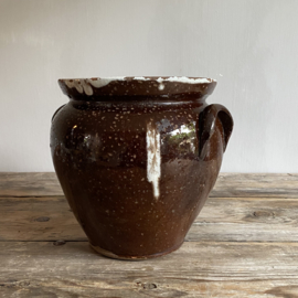 AW20111122 Oude Franse rustieke confit pot met wit gecraqueleerde binnenzijde uit de streek Dordogne in prachtig verweerde staat! Afmeting:  21,5 cm hoog /  19,5 cm doorsnede