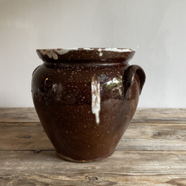 AW20111122 Old French rustic confit pot with white crackled inside from the Dordogne region in beautiful weathered condition! Size: 21.5 cm high / 19.5 cm cross section