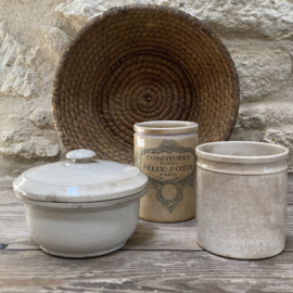 AW20111226 Antique French pâte pot with original lid in beautiful weathered and slightly stained condition! Size: 9 cm high / 6 cm cross section