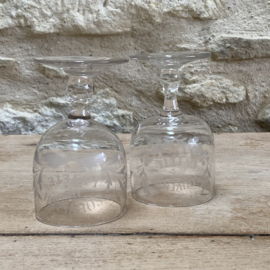 OV20111093 Set of 2 French antique wedding wine glasses "Souvenir de la Fête" made of mouth-blown glass, period: 19th century in beautiful condition! Size: 13 cm high / 7.5 cm cross section.