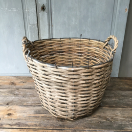 OV20110603 Old Swedish potato basket in weathered condition, but still decorative! Size: 35 cm. high / 53 cm. cross section. Pickup only.