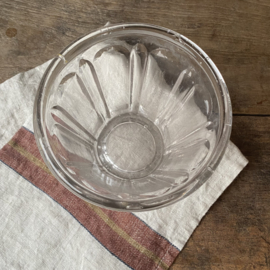 OV20111054 Large antique French confiture jar made of mouth-blown glass, a minimal chip on the edge (see photo), otherwise in beautiful condition! Size: 11 cm high / 13 cm cross section