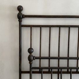 OV20110218 Antique cast iron  bed from Italy, so beautiful because of its sober appearance and so special because of its high headboard (1.64 m), complete excluding bottom. Size: 90x200. Pick up only.