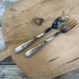 OV20111104 Old French salad serving set made of bone in beautiful condition! Size: 27 cm long.