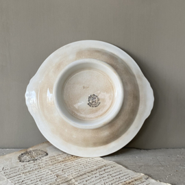 AW20111003 Antique Dutch serving dish stamp - Société Céramique Maestricht - period: 1900-1957. Beautifully buttered and in perfect condition! Size: 23 cm. cross section / 5.5 cm. high.