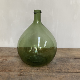 OV20110771 Kleine oude Franse mond geblazen (in mal) wijnfles "dame Jeanne " met traditionele afgeslagen hals in prachtige staat! / Afmeting: +/- 34,5 c,. hoog / 21,5 cm. doorsnede (over de buik)