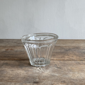 OV20111025 Antieke Franse confiturepot van mondgeblazen glas in prachtige staat! Afmeting:  10 cm hoog /  12,5 cm doorsnede