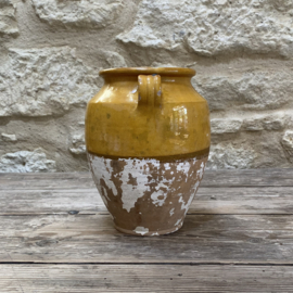 AW20111310 Small antique French confit pot Period: 19th century. Has a stable hairline crack (see photos for details), otherwise in beautiful condition! Size: 21.5 cm high / 13 cm cross section