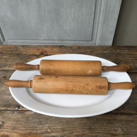 OV20110645 2 old French wooden rolling pins in beautiful condition! Size: 43.5 cm. long / 6.5 cm. cross section