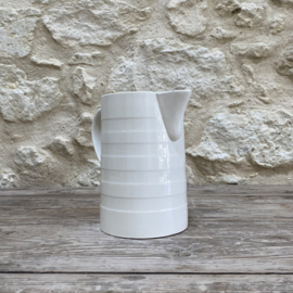 AW20111320 Large old French milk jug stamp - Céranord Saint Amand France - period: 1962. Minimal chip on the underside rim (see photo), otherwise in beautiful condition! Size: 18.5 cm high / 11.5 cm cross section