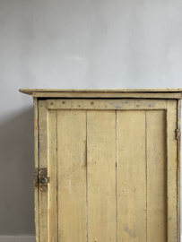 OV20110974 Lovely old French cabinet with beautiful original patina and beautiful condition! Privately owned for a while. Size: 58 cm long / 86 cm high / 51 cm deep. Pick up in store only!