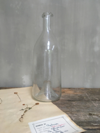 OV20110675 19de eeuwse Franse visfuik van mondgeblazen glas in mooie staat! Afmeting: 34 cm. hoog / 12 cm. doorsnede