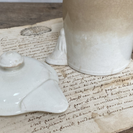 AW20110972 Antique Dutch syrup pitcher stamp - Petrus Regout & Co Maastricht period: 1895. Beautifully buttered and in perfect condition! Size: 12.5 cm. high (to the lid) / 9 cm. cross section