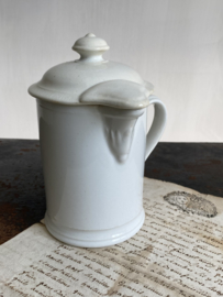 AW20110882 Antique Dutch syrup jug stamp - Petrus Regout & Co. Maastricht - period: 1892-1900. In perfect, lightly buttered condition! Size: 15 cm. high (up to handle) / 8 cm. cross section.