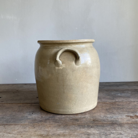 AW20111211 Grote oude Franse pot van grès aardewerk in prachtige staat! Afmeting: 25,5 cm hoog /  21,5 cm doorsnede (bovenzijde) / 23 cm doorsnede (onderzijde)