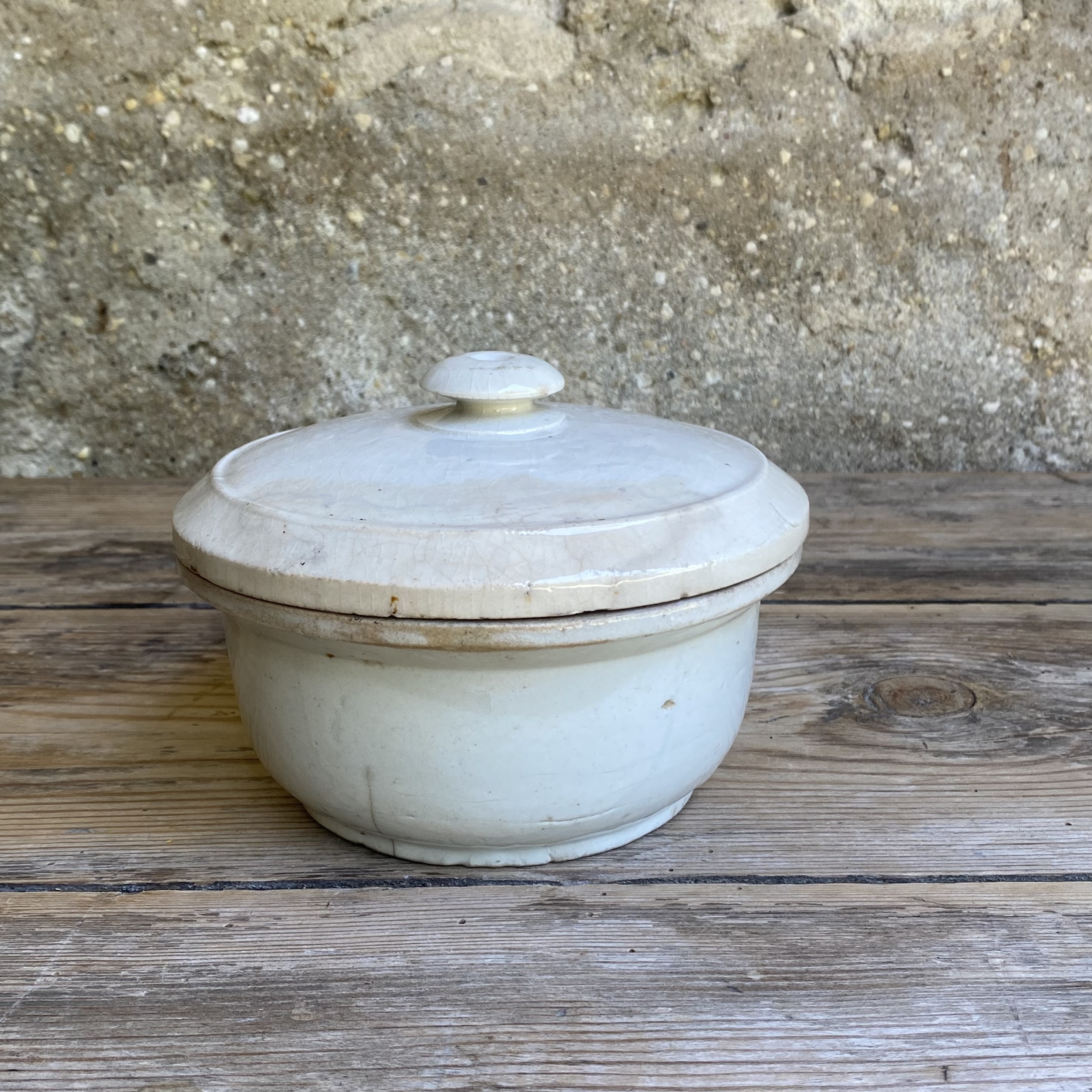 AW20111226 Antique French pâte pot with original lid in beautiful weathered and slightly stained condition! Size: 9 cm high / 6 cm cross section