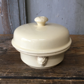 AW20110592 19th century little French paté pot in soft yellow color stamp - Simplex Sarreguemines 12 1 - missing small chip inside edge (see photo: 4) further in beautiful condition! Dimensions: 8 cm. high / 10.5 cm. cross section.