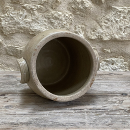 AW20111259 Oude Frans pot van grés aardewerk in prachtige staat! Afmeting: 18 cm hoog / 17 cm doorsnede