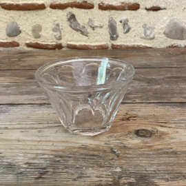 OV20111058 Antieke Franse confiturepot van mond geblazen glas in perfecte staat! Afmeting: 8 cm hoog / 11,5 cm doorsnede.