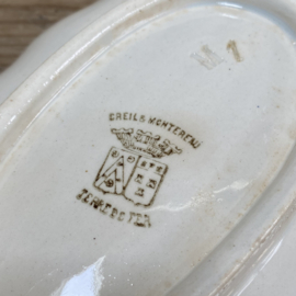 AW20111322 Antique French serving dish "shell model" stamp - Creil & Montereau Terre de Fer - period: from 1894 in beautiful lightly buttered condition! Size: 22 cm long / 12.5 cm cross section