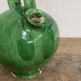 AW20110976 Antique southern French water pitcher in beautiful green and condition! Size: +/- 30 cm. high (up to the handle) / cross section: +/- 21.5 cm. (measured across the "belly")