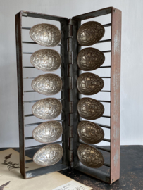 AW20110730 Large old chocolate Easter egg mold in beautiful complete condition! Size: 42.5 cm. high / 27.5 cm. wide (unfolded) / 4 cm. thick