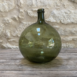 OV20111113 Oude Franse zogenaamde "belly" wijnfles van mond geblazen glas en traditioneel afgeslagen hals in prachtige staat! Afmeting: 35 cm hoog /  +/- 26 cm doorsnede (over de buik gemeten)
