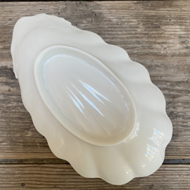 AW20111309 Old French serving dish in beautiful condition! Size: 23 cm long / 13 cm cross section / 3.5 cm high
