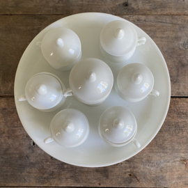 AW20111074 Antique French set pot de crème blanc period: 19th century complete with serving tray in beautiful condition! Size: 28 cm cross section / 10.5 cm high (pot de crème: 6 cm high / 5.5 cm cross section)
