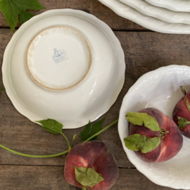 AW20110802 Beautiful set of 6 old serving dishes stamp - P. Regout Maastricht - period: 1935-1955 in perfect, slightly buttered condition. Size: largest bowl 29 cm. cross section / 14.5 cm. high and the smallest bowl 14.5 cm. cross section / 4.5 cm. high.