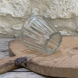 OV20111105 Antieke Franse confiture pot van mondgeblazen glas, minuscule oneffenheid op de rand (zie foto) verder in prachtige staat! Afmeting:   9 cm hoog / 11,5 cm doorsnede