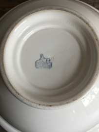 AW20110598 Old heavy batter bowl stamp - P. Regout & Co. Maastricht - period: 1935-1955 is in beautiful condition on some traces of use on the bottom (see photo 4)! Size: 13.5 cm. high / 27 cm. cross section.
